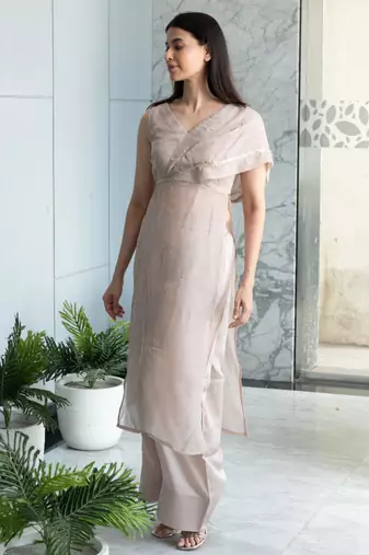 Dusty veil - elegant kurta set with farsi pants