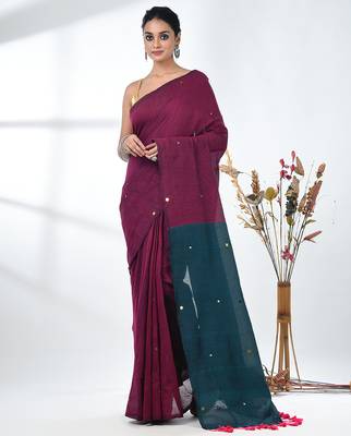 Magenta sequin-detail plain saree with teal pallu 1
