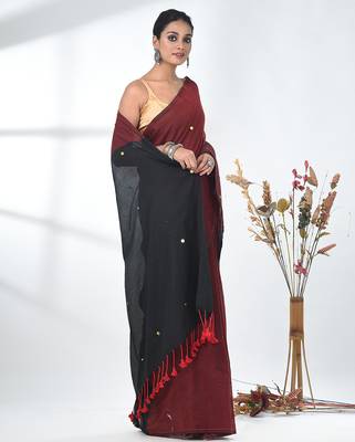 Dark red sequin-detail plain saree with black pallu 2
