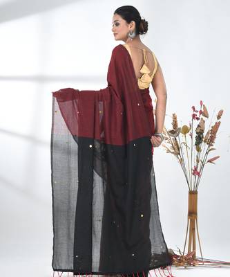 Dark red sequin-detail plain saree with black pallu 3