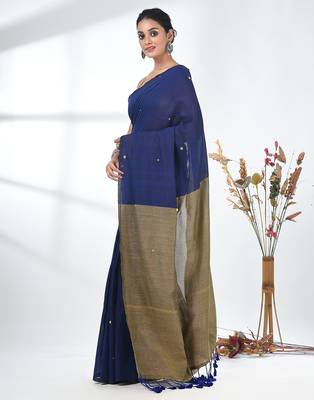 Blue sequin-detail plain saree with beige pallu 2