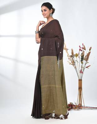 Brown sequin-detail plain saree with beige pallu 2
