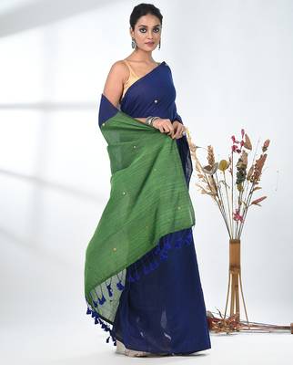 Blue sequin-detail plain saree with green pallu 2