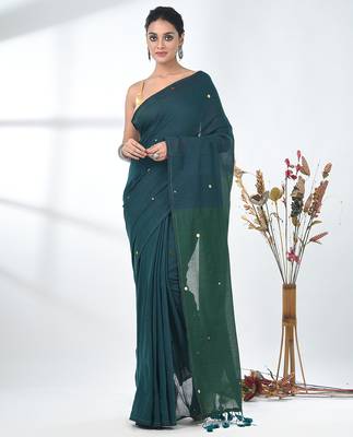Teal sequin-detail plain saree with green pallu 1