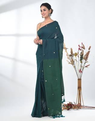 Teal sequin-detail plain saree with green pallu 2