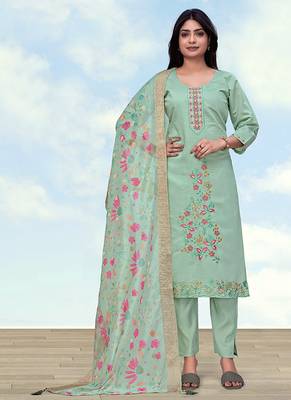 Pastel green roman embroidered work kurta set 2