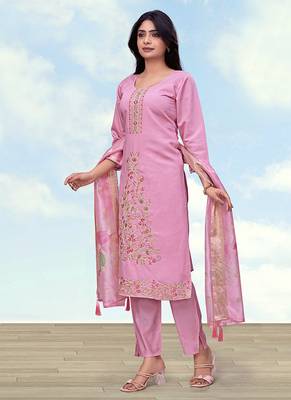 Light pink roman embroidered work kurta set 2