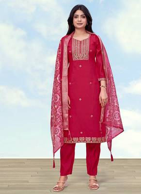 Rani pink roman embroidered work kurta set 1