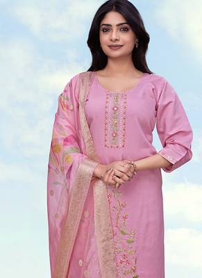 Light pink roman embroidered work kurta set 3