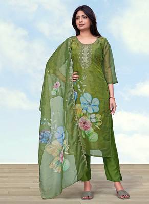 Mehendi green simar kurta set with floral print 1