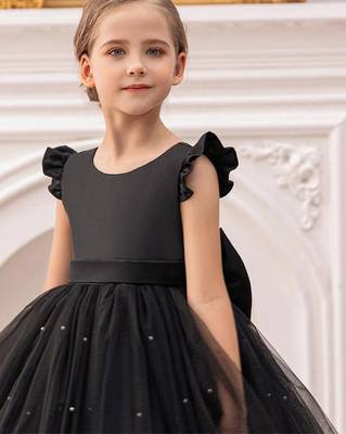 Black solid net fit & flare party dress for girls 3