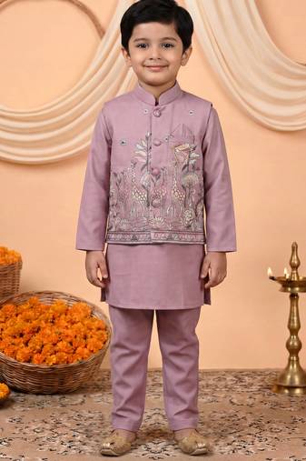 Boys mauve cotton satin kurta pyjama set with floral giraffe embroidered waistcoat