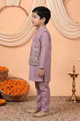 Boys mauve cotton satin kurta pyjama set with floral giraffe embroidered waistcoat