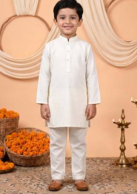 Boys off white cotton satin kurta pyjama set with floral giraffe embroidered waistcoat 5