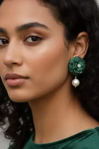 Elegant emerald pearl drop earrings
