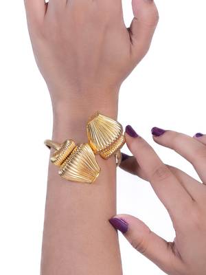 Golden twisted cascade bracelet 2