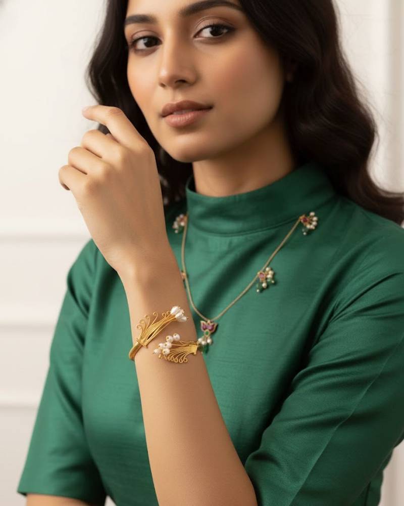 Blossom pearl cuff