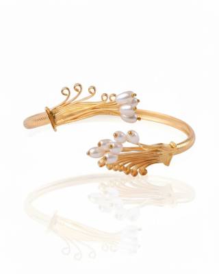 Blossom pearl cuff 3