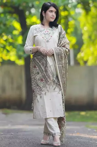 Off-White Floral Embroidered Kurti Set with Printed Dupatta
