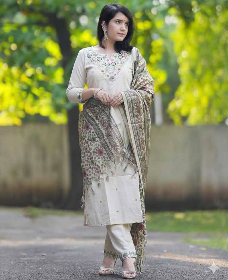 Off-White Floral Embroidered Kurti Set with Printed Dupatta