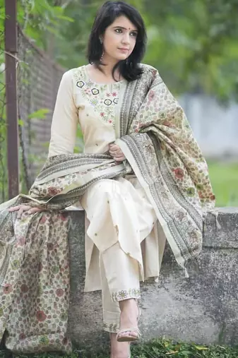Off-White Floral Embroidered Kurti Set with Printed Dupatta