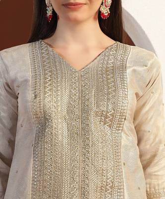 Banarasi Embroidery & Bandhani Art Silk Lehenga With Choli & Dupatta 2