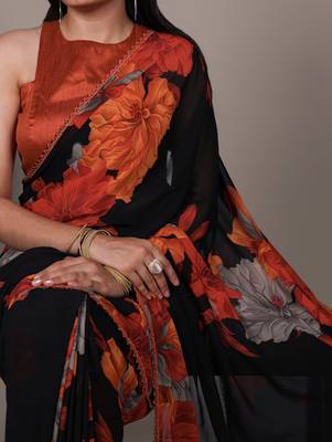 Black weightless marble floral printed with lace border saree 5