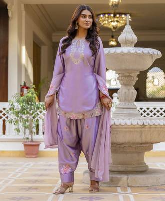 Lavender embroidered japan satin stitched kurti set with dupatta & patiyala pant 4