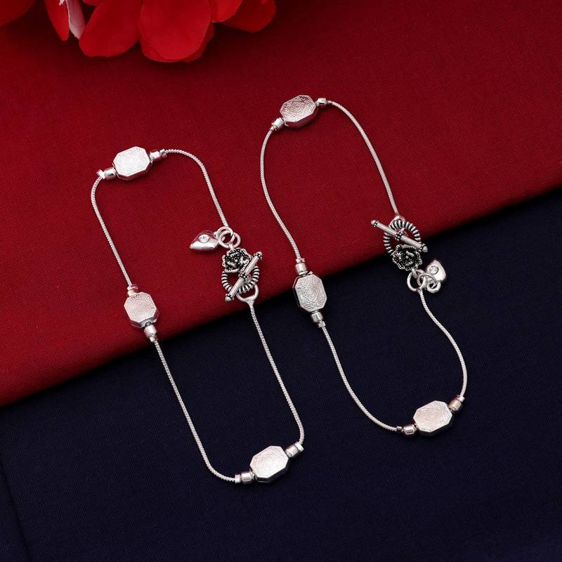 Silver color oxidised anklet
