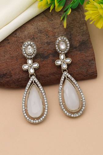 White color kundan earrings