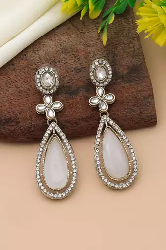White color kundan earrings