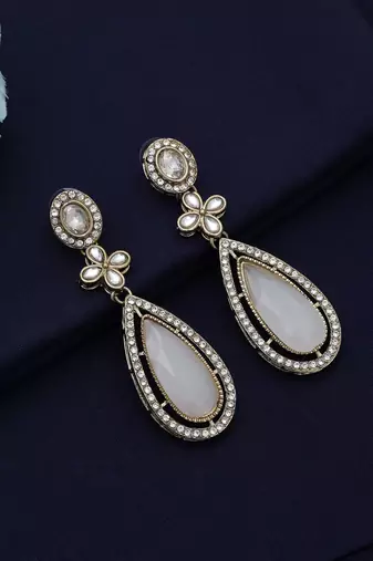 White color kundan earrings