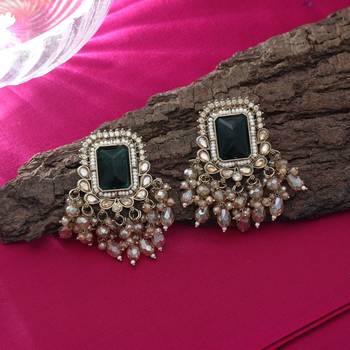 Green color kundan earrings 2