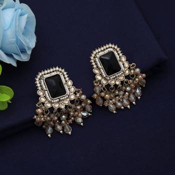 Black color kundan earrings 2