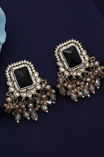 Black color kundan earrings