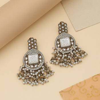 White color kundan earrings 2