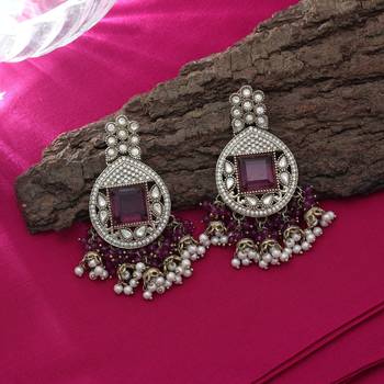 Magenta color kundan earrings 1