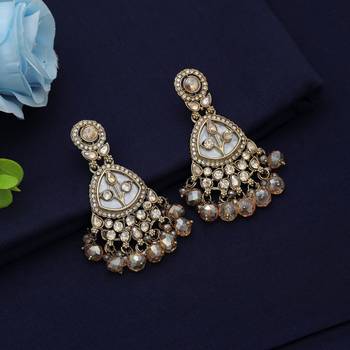 Gold color kundan earrings 2