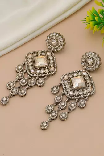 Gold color kundan earrings