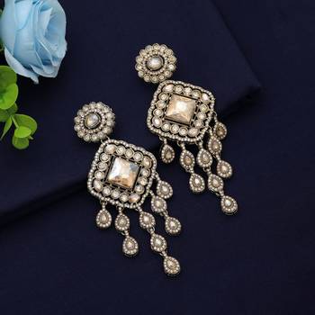 Gold color kundan earrings 2