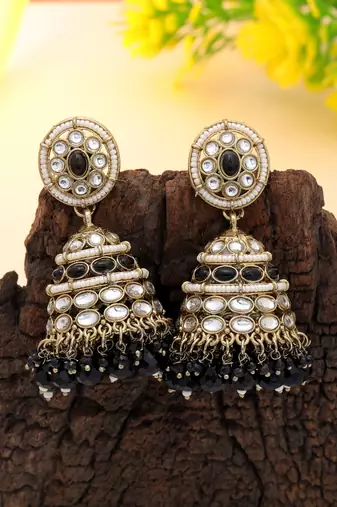 Black color kundan earrings