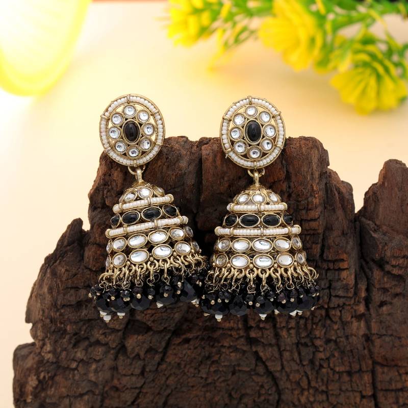 Black color kundan earrings