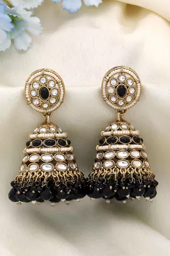 Black color kundan earrings