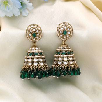 Green color kundan earrings 2