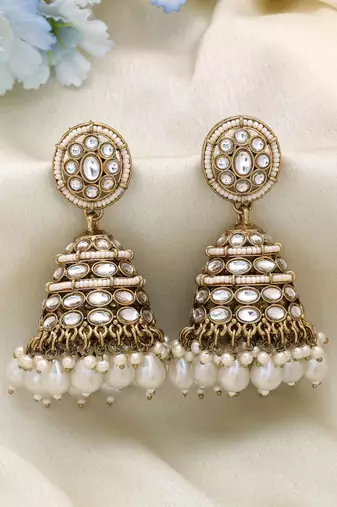 White color kundan earrings