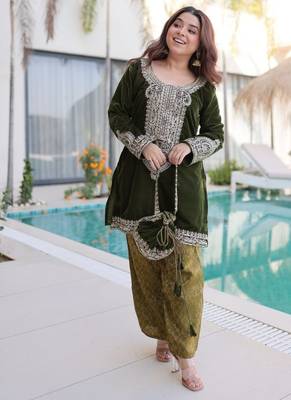 Womens new green velvet with rich zari coding embroidered work kurta pant set 1