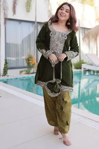 Womens new green velvet with rich zari coding embroidered work kurta pant set