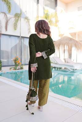 Womens new green velvet with rich zari coding embroidered work kurta pant set 4