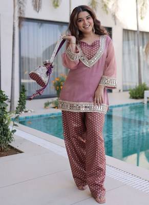 Womens new wedding wear peach color salasa fabrics with mirror & lace work kurta pant set 4