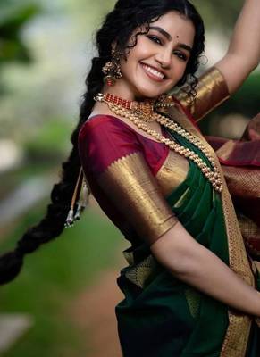 Green silk blend woven saree 5